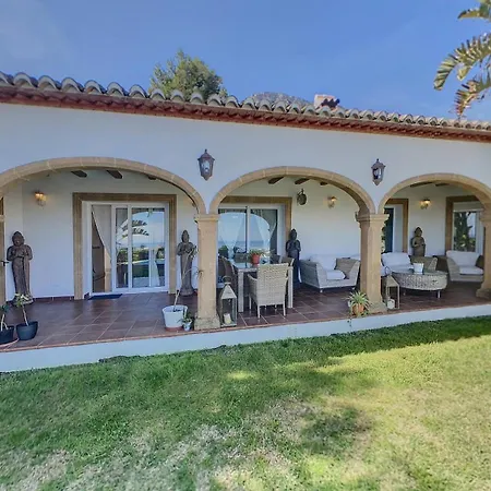 Villa Elegante Con Espectaculares Vistas Al Mediterraneo Dénia